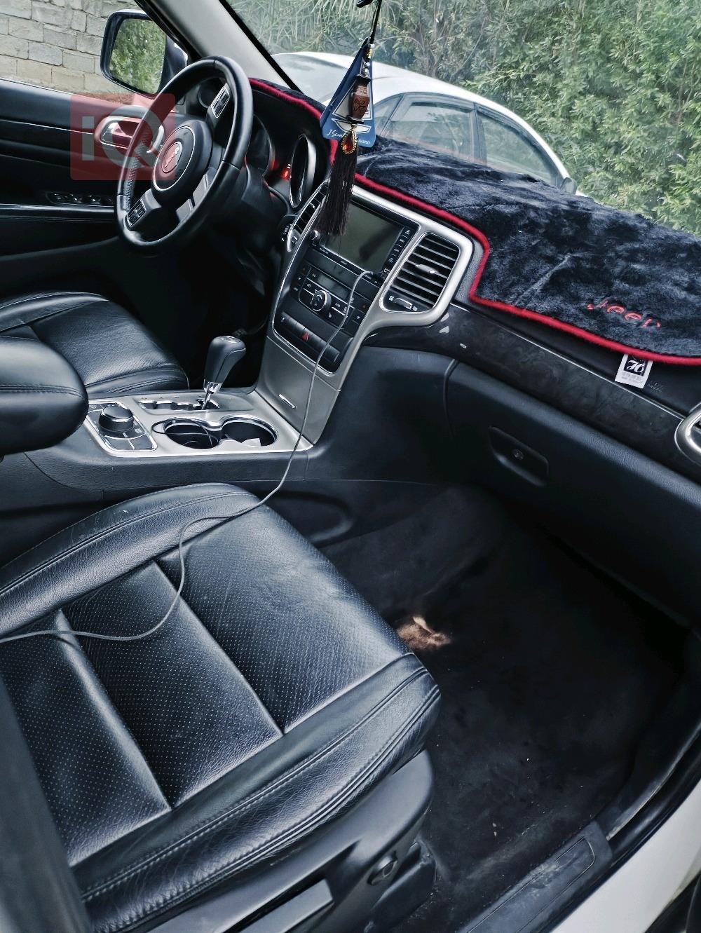 جیپ گراند شیرۆکی